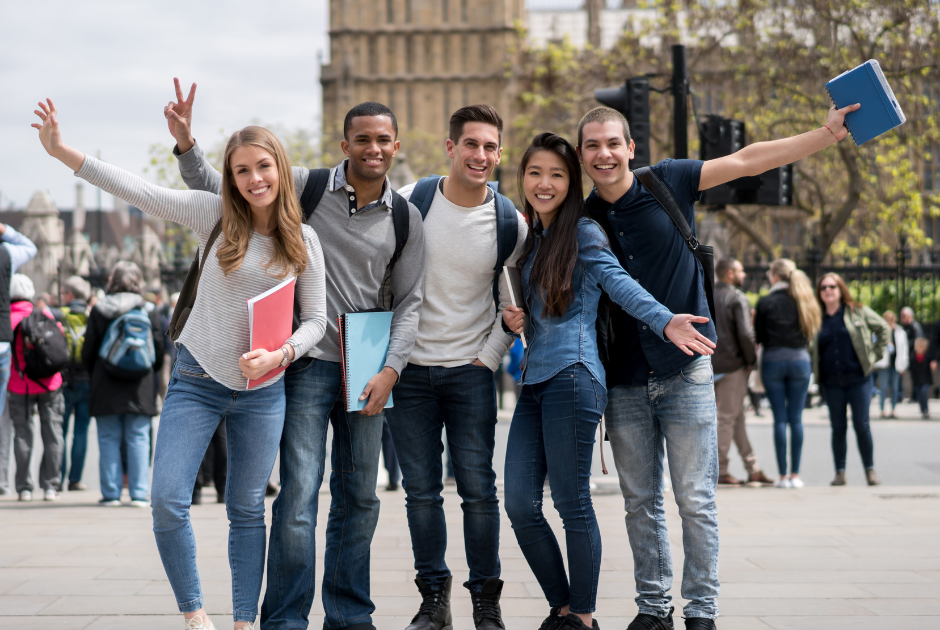 Leia mais sobre o artigo Por que mais agências de intercâmbio estão vendendo cursos de inglês online?
