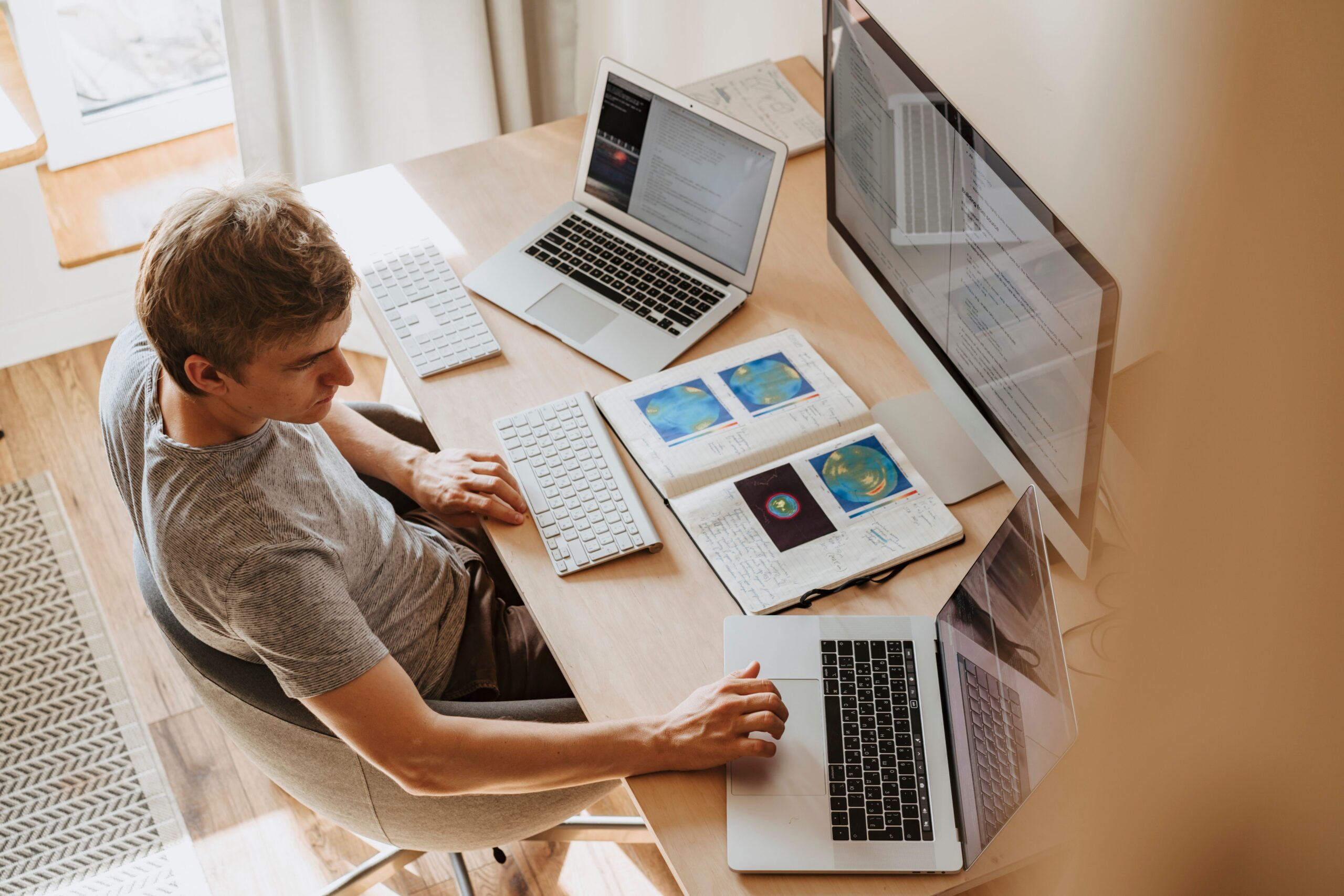 Leia mais sobre o artigo Aula de inglês online ou presencial: o que a pesquisa realmente mostra